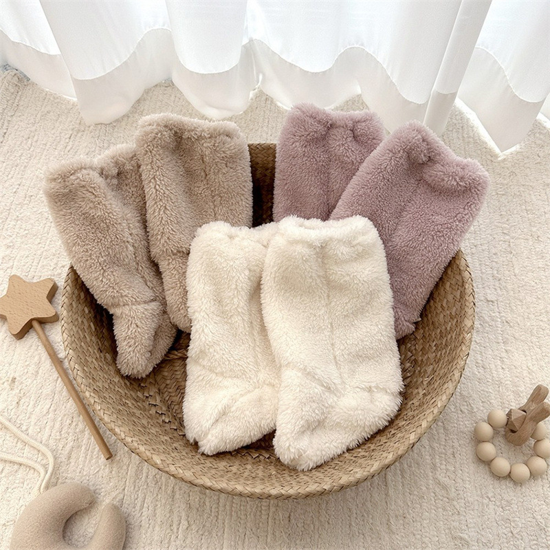 Caldi calzini invernali per ba - Winter Clothing Baby Girl recensione e prezzo