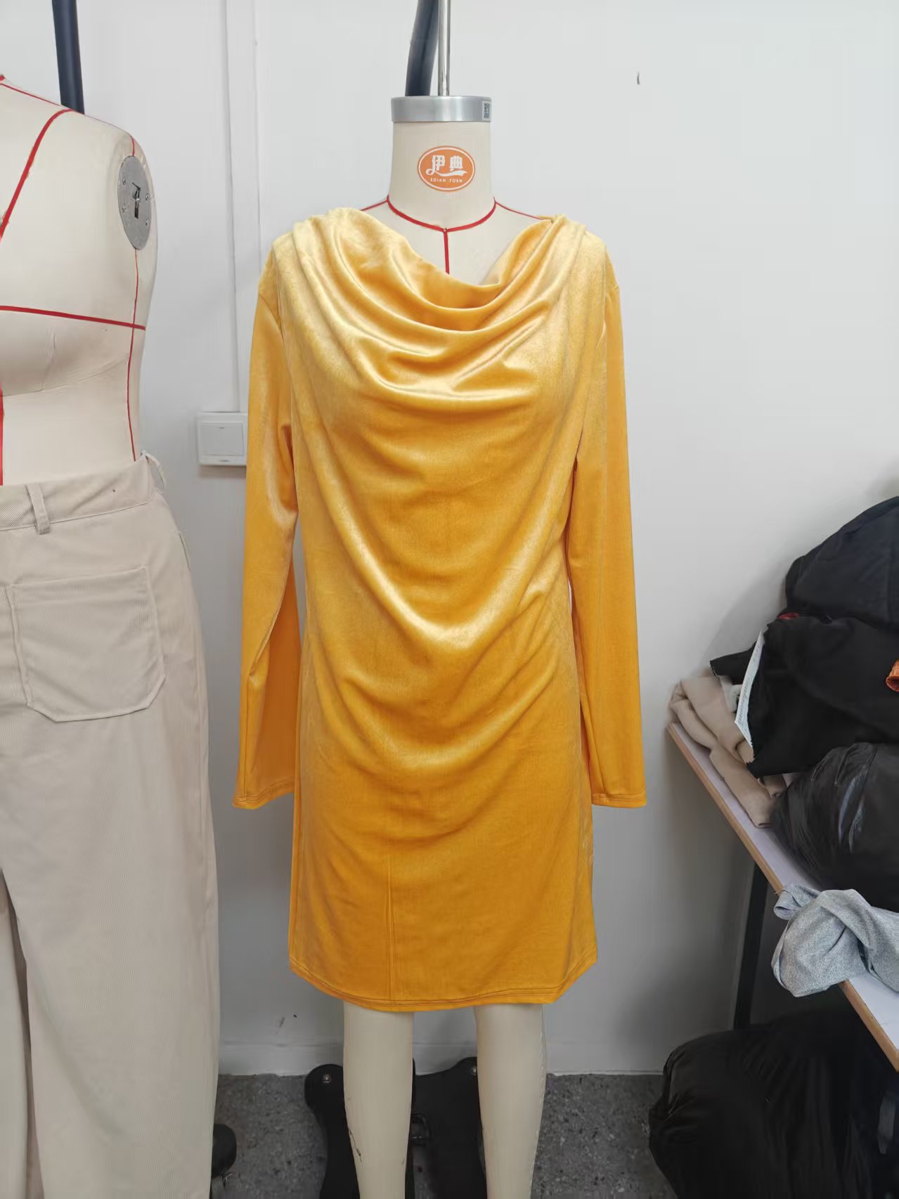 Moda Donna Autunno-Inverno 202 - Winter Clothing Colors 2026 recensione e prezzo