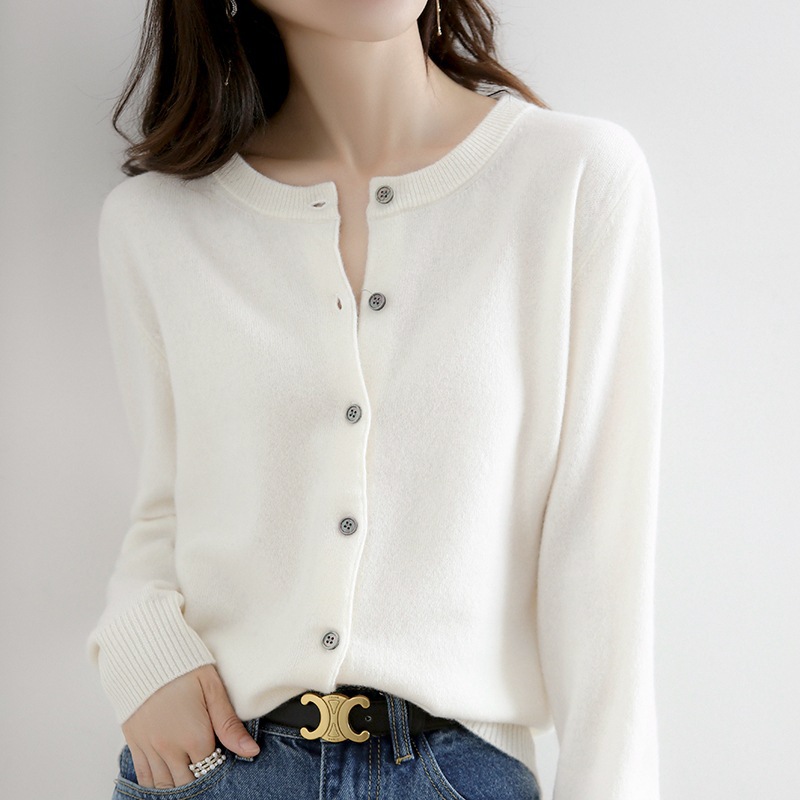 Nuovo Cardigan in Maglia con B - Winter Clothing Colors 2026 recensione e prezzo