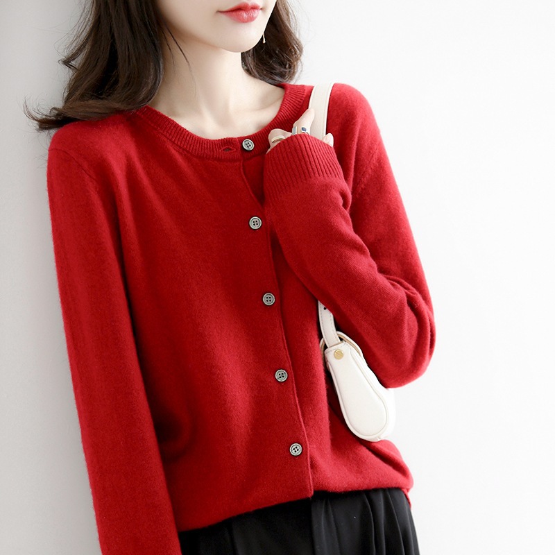 Nuovo Cardigan in Maglia con B - Winter Clothing Colors 2026 recensione e prezzo