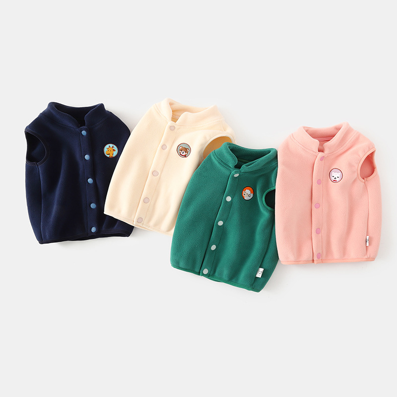 Gilet per bambini Abbigliament - Winter Clothing Activity recensione e prezzo