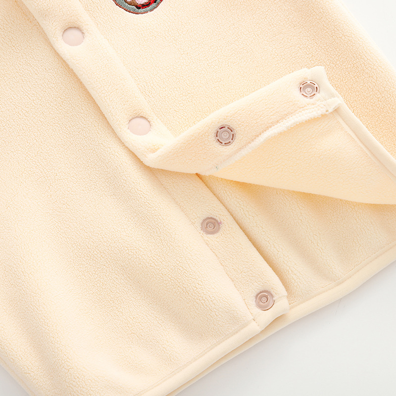 Gilet per bambini Abbigliament - Winter Clothing Activity recensione e prezzo